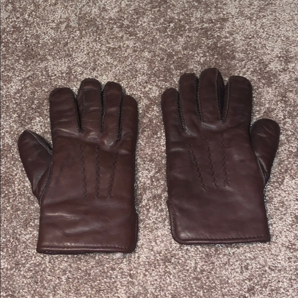 Warm leather gloves